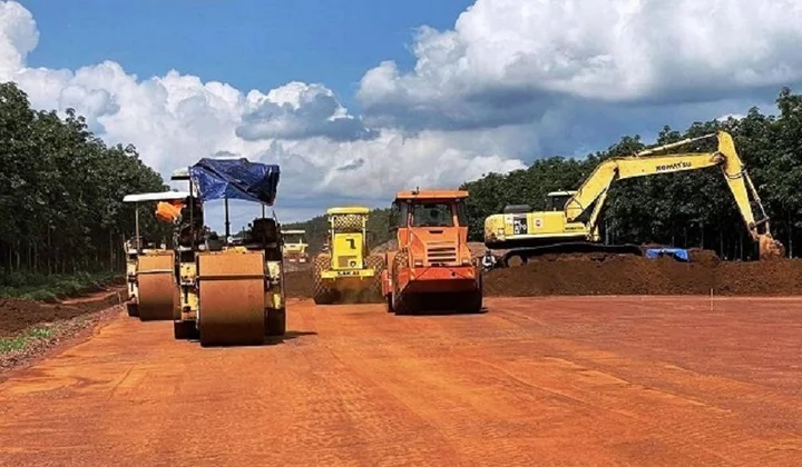 Khẩn trương hoàn thành công tác lựa chọn nhà thầu Dự án cao tốc Bắc - Nam