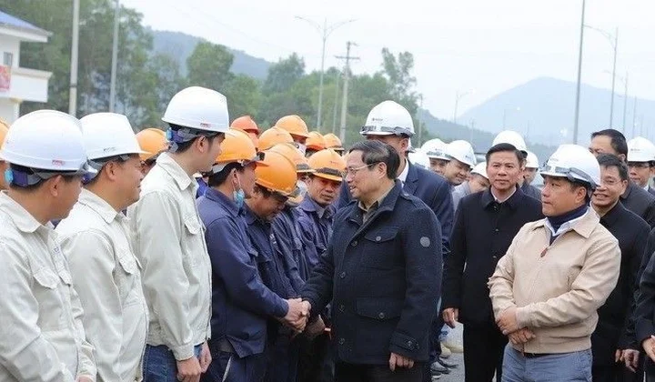 Thủ tướng kiểm tra tiến độ thi công cao tốc Bắc - Nam đoạn qua Thanh Hóa