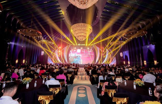 Chạm hạnh phúc, trải nghiệm giao thừa “không lặng lẽ” tại đảo Ngọc