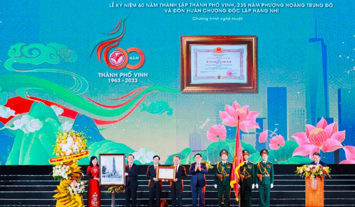 TP Vinh kỷ niệm 60 năm thành lập - 235 năm Phượng Hoàng Trung Đô và đón nhận Huân chương Độc lập hạng Nhì