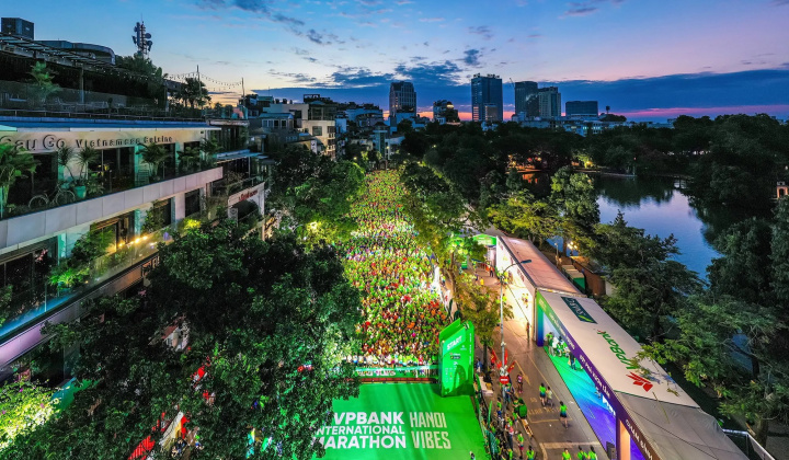Runner “rì viu” giải chạy VPBank Hanoi International Marathon