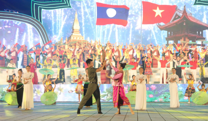 Tuần Văn hóa - Du lịch Tây Bắc và TP Hồ Chí Minh tại Lào