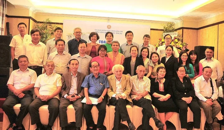 Tọa  đàm “80 năm Đề cương văn hoá Việt Nam và sự phát triển VHNT Việt Nam, VHNT Đắk Lắk”