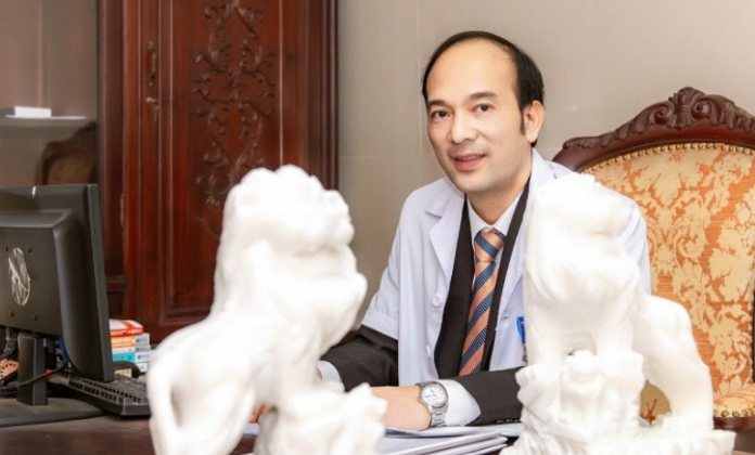 BSCKII. Phùng Đăng Khoa: Áo Blouse đẹp mãi trong tim