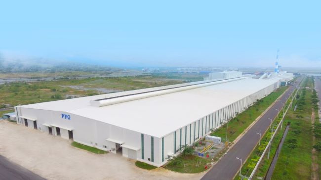 Viglacera sản xuất thành công những mét vuông kính siêu trắng đầu tiên tại Việt Nam