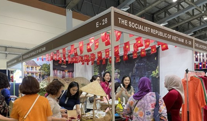 Văn hóa ẩm thực Việt tạo sức hút tại Hội chợ từ thiện lần thứ 54 ở Indonesia