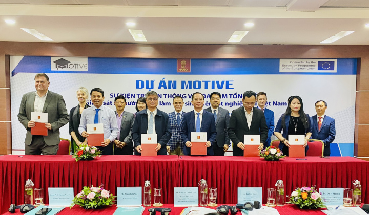 Giám sát xu hướng việc làm của sinh viên tốt nghiệp tại Việt Nam