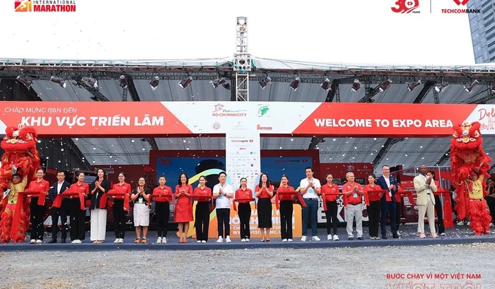 Khai mạc Giải Marathon Quốc tế lớn nhất Việt Nam mùa thứ 6 với hơn 15.000 VĐV đến từ 91 quốc gia