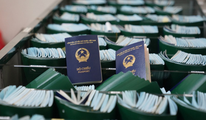 Cẩm nang cần biết về hộ chiếu gắn chíp điện tử sắp được Bộ Công an cấp