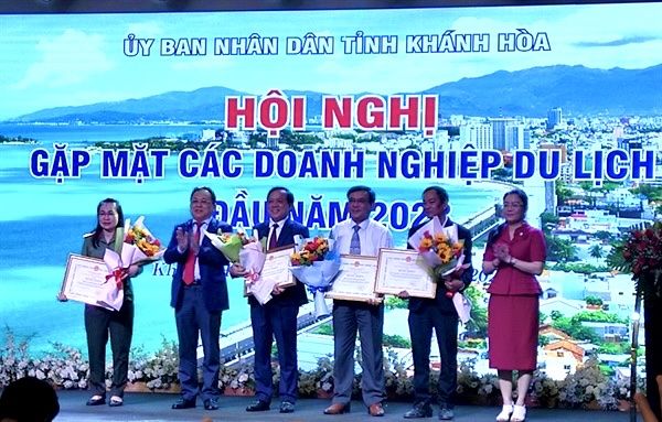Khánh Hòa: Gặp mặt doanh nghiệp tháo gỡ khó khăn phục hồi hoạt động du lịch