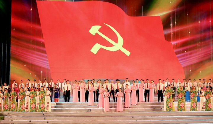 Phát huy vai trò của văn học, nghệ thuật trong công tác tư tưởng của Đảng hiện nay
