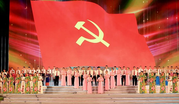 Phát huy vai trò của văn học, nghệ thuật trong công tác tư tưởng của Đảng hiện nay