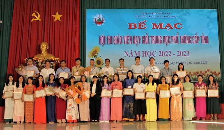 Đắk Lắk: Công nhận 273 giáo viên THPT dạy giỏi cấp tỉnh năm học 2022-2023