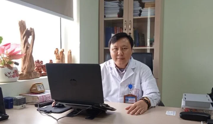 Tiến sĩ, bác sĩ Nguyễn Trung Tuyến: Tâm sáng màu áo Blouse