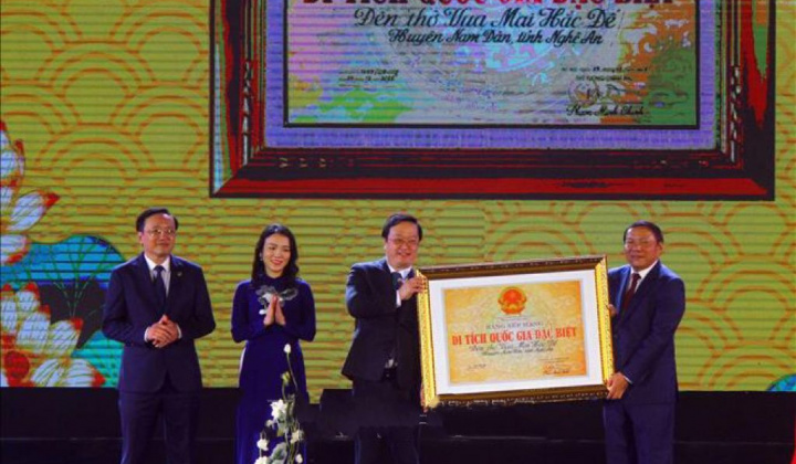 Trang trọng Lễ kỷ niệm 1310 năm khởi nghĩa Hoan Châu và Khai hội Lễ hội Đền Vua Mai