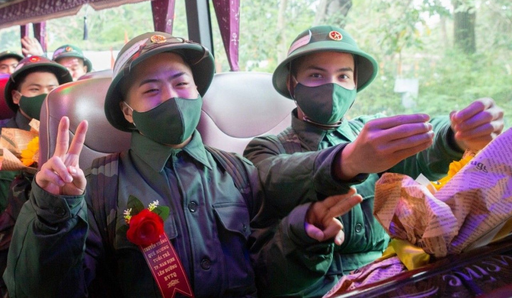 Nam Định bàn giao 2.550 tân binh về 25 đơn vị đầu mối nhận quân