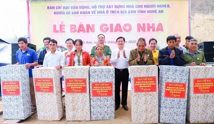 Nghệ An trao những căn nhà đầu tiên cho người nghèo, người có khó khăn về nhà ở trên địa bàn