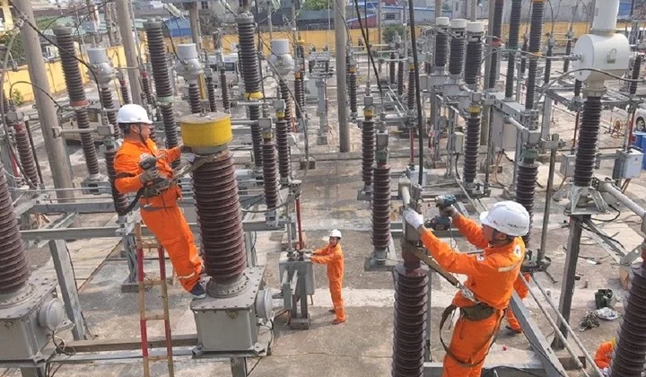 Điện lực Nam Định: Sửa chữa, bảo dưỡng, khắc phục lưới điện 110kV sẵn sàng đảm bảo cấp điện mùa nắng nóng 2023