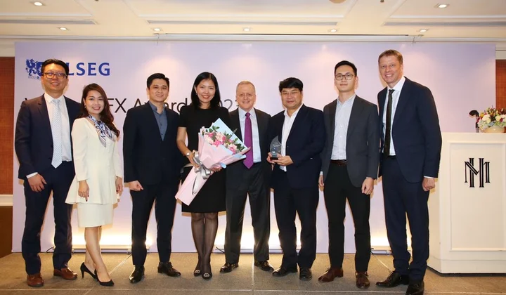 Vietcombank nhận danh hiệu Best FXall Taker tại lễ trao giải thưởng Refinitiv Vietnam FX Awards năm 2023