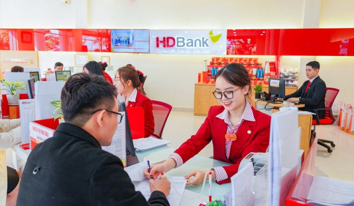Gửi tiết kiệm tại HDBank, nữ khách hàng ở Hà Nội trúng 1 tỷ đồng