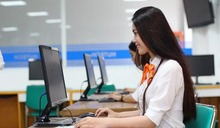 Thúc đẩy và phát huy vai trò của phụ nữ trong thời đại công nghệ số