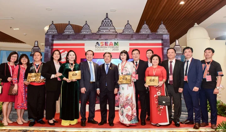 Sen Tài Thu: “Phụ nữ hiện đại, không ngại làm đẹp”