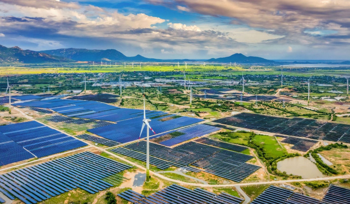 Phát triển năng lượng xanh đối mặt nhiều nghịch lý