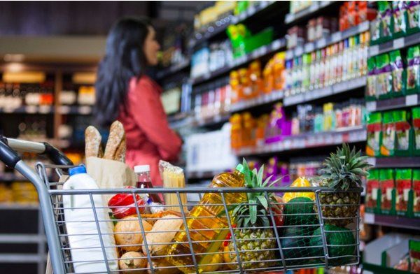 Chủ động kiểm tra yếu tố hình thành giá theo quy định tại Luật giá khi hàng hóa có biến động bất thường