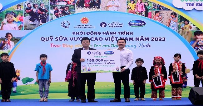 Khởi động Quỹ sữa Vươn cao Việt Nam năm 2023: Trao 1,5 triệu hộp sữa cho gần 17.000 trẻ em