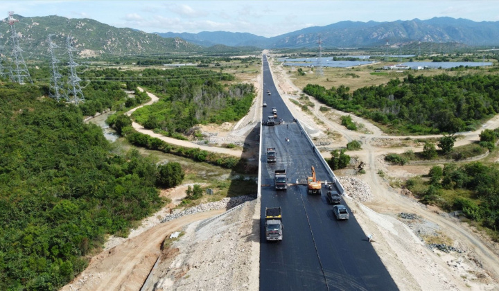 Thí điểm về tháo gỡ khó khăn cấp phép khai thác các mỏ đất đắp phục vụ dự án cao tốc Bắc - Nam đoạn Vĩnh Hảo - Phan Thiết