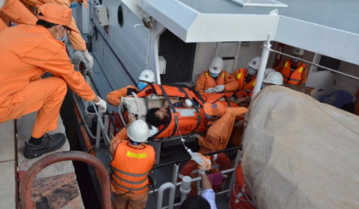 Cứu nạn kịp thời thuyền viên nước ngoài gặp nạn trên biển