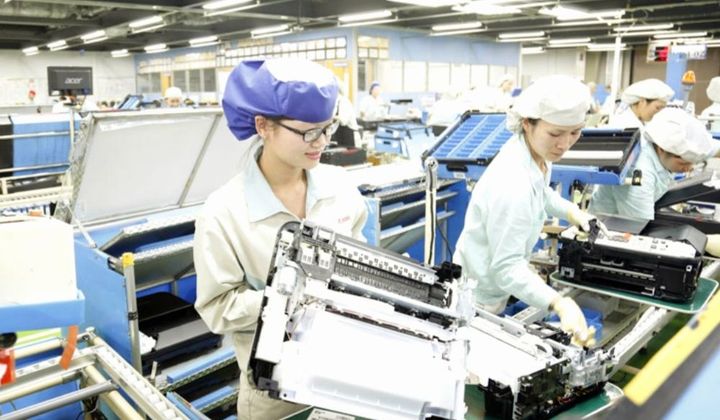 Tác động của đầu tư nước ngoài trong phát triển nguồn nhân lực chất lượng cao tại Việt Nam