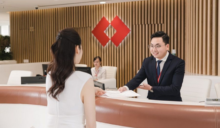 Hút thêm hàng trăm nghìn khách hàng nhờ chuyển đổi số, Techcombank báo lãi 5.600 tỷ đồng quý 1/2023