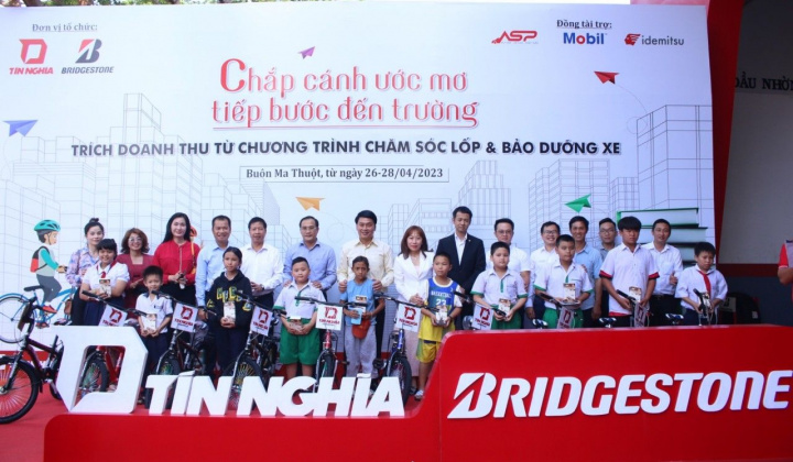 Tín Nghĩa Logistics “Chắp cánh ước mơ – Tiếp bước đến trường”