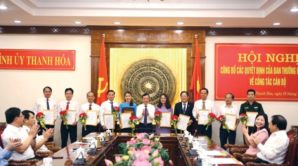 Thanh Hóa: Công bố các quyết định về công tác cán bộ