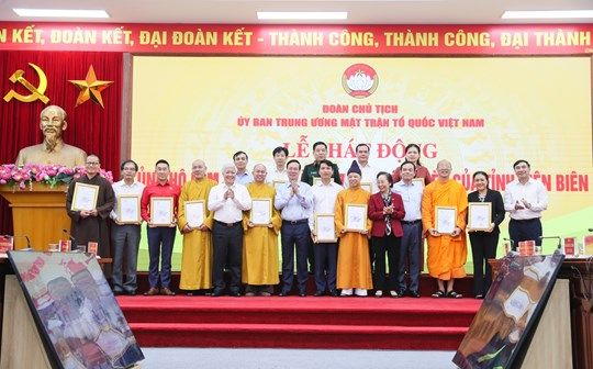Triệu tấm lòng yêu thương - Nghìn mái nhà hạnh phúc
