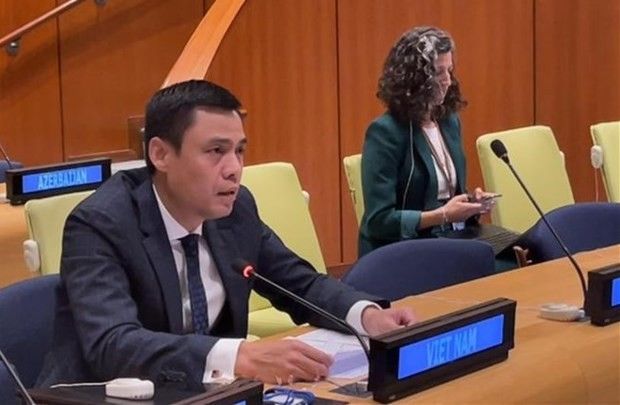 Vietnam calls for cooperation to help middle-income countries achieve sustainable development