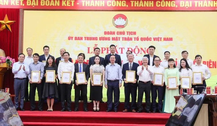 Tập đoàn T&T ủng hộ 5 tỷ đồng hỗ trợ làm nhà cho người nghèo tỉnh Điện Biên