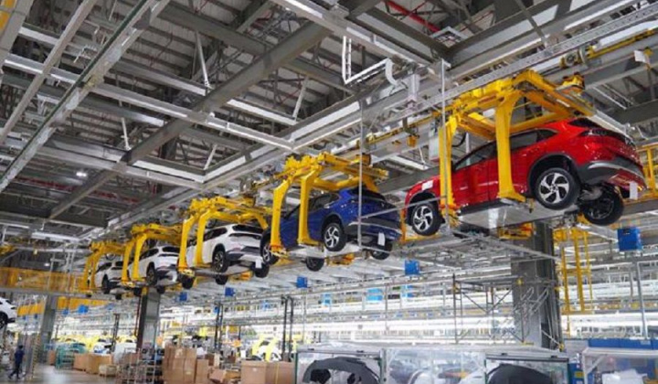 Bộ Tài chính muốn gia hạn thuế tiêu thụ đặc biệt với ô tô nội địa