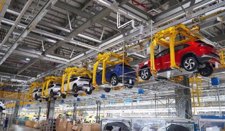 Bộ Tài chính muốn gia hạn thuế tiêu thụ đặc biệt với ô tô nội địa