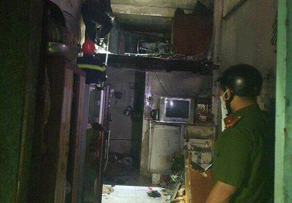 Kịp thời giải cứu người phụ nữ mắc kẹt trong đám cháy ở TP HCM