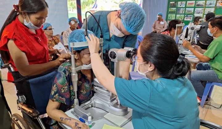Chuyến công tác khám và mổ mắt từ thiện của đoàn trung tâm mắt SÀI GÒN HIKARI tại Tỉnh KAMPOT, Campuchia