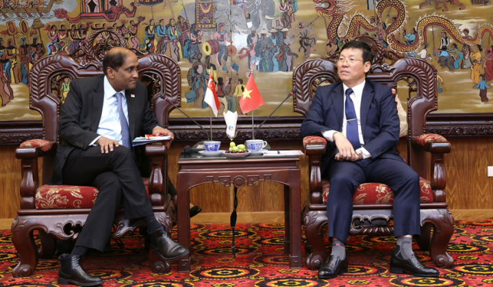 Chủ tịch UBND tỉnh Vĩnh Phúc tiếp và làm việc với Đại sứ Singapore tại Việt Nam