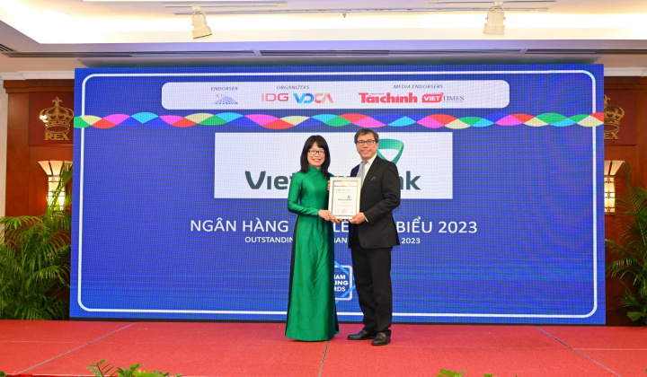 Vietcombank được trao 3 giải thưởng quan trọng tại diễn đàn Ngân hàng bán lẻ Việt Nam 2023