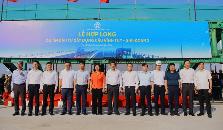 Cầu Vĩnh Tuy 2 hoàn thành khối hợp long cuối cùng