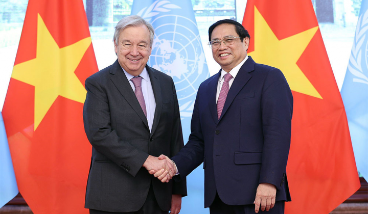 Vận dụng chủ nghĩa Mác - Lênin và một số lý thuyết quan hệ quốc tế trong xây dựng đường lối đối ngoại Việt Nam