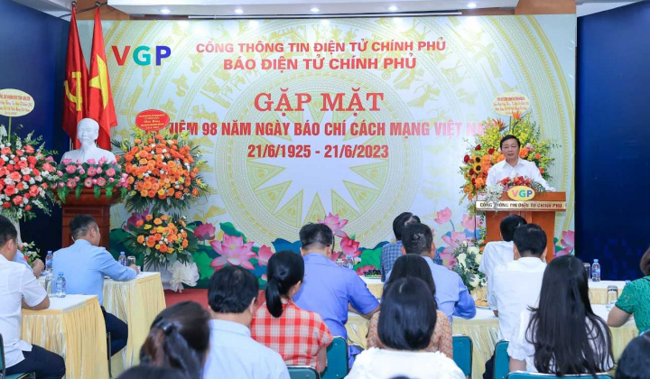 "Cây Cầu nối" quan trọng giữa Chính phủ với người dân, doanh nghiệp và bạn bè quốc tế