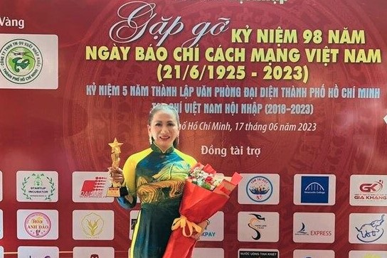 Hoa hậu thiện nguyện Yến Phượng đồng hành với báo chí
