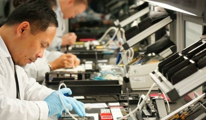 Công nhân trí thức và chủ trương trí thức hóa công nhân của Đảng