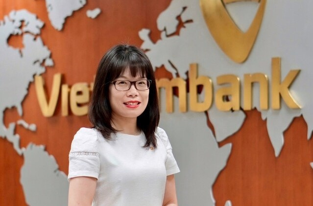 Phó Giám đốc Khối bán lẻ Vietcombank chia sẻ điều chỉnh phí dịch vụ và chiến lược mới